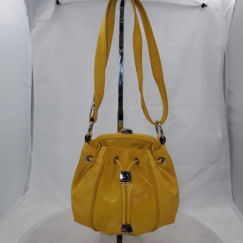 Worn B Makowsky Yellow Leather Bucket Drawstring Shoulder Bag Small Kiss lock